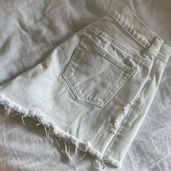 White vintage cut offs - Picture 2 of 2